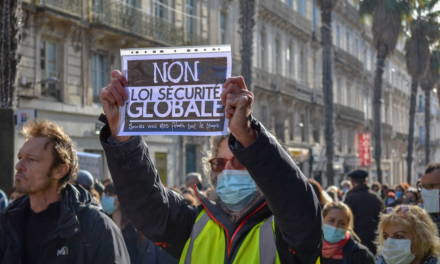Sécurité globale : des syndicats de journalistes et ONG claquent la porte de Gérald Darmanin