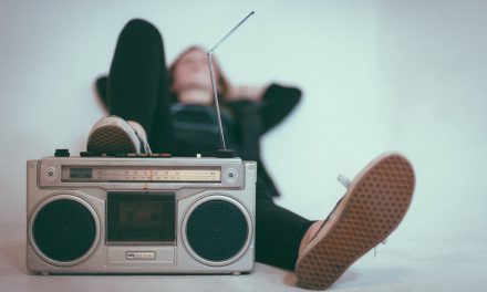 Lent démarrage pour les podcasts de Prisma Media sur Deezer
