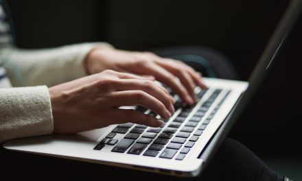 Harcèlement en ligne : les femmes journalistes exigent un plan de lutte