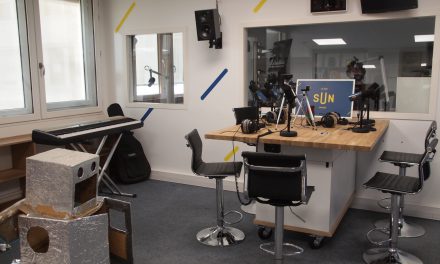 Inclure ses auditeurs : le pari d’une radio nantaise