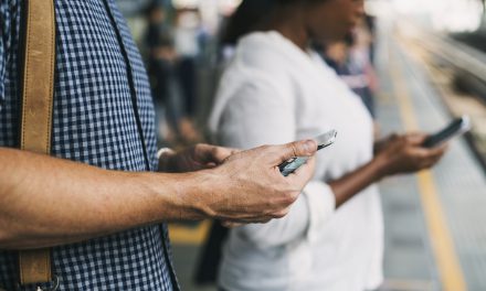 Google devance Facebook dans le trafic mobile vers les sites d&rsquo;information