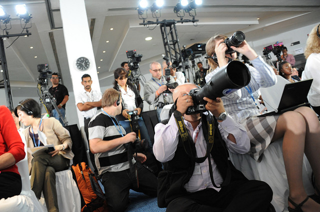 Un collectif à l’écoute des critiques contre les journalistes