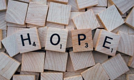 « Hope is power », la nouvelle campagne publicitaire de The Guardian