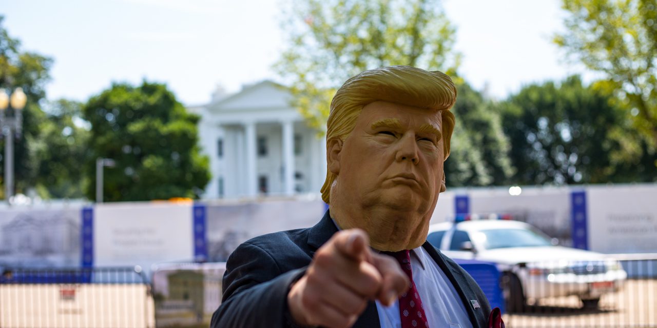 Des pages ukrainiennes pro-Trump supprimées par Facebook