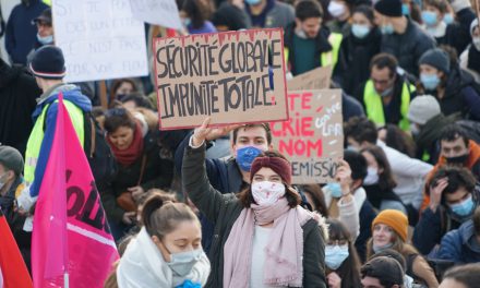 Sécurité Globale : un journaliste raconte sur Twitter la violence des forces de l’ordre